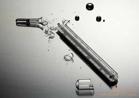 溫度計碎了，溫度計摔碎了水印怎么處理？
